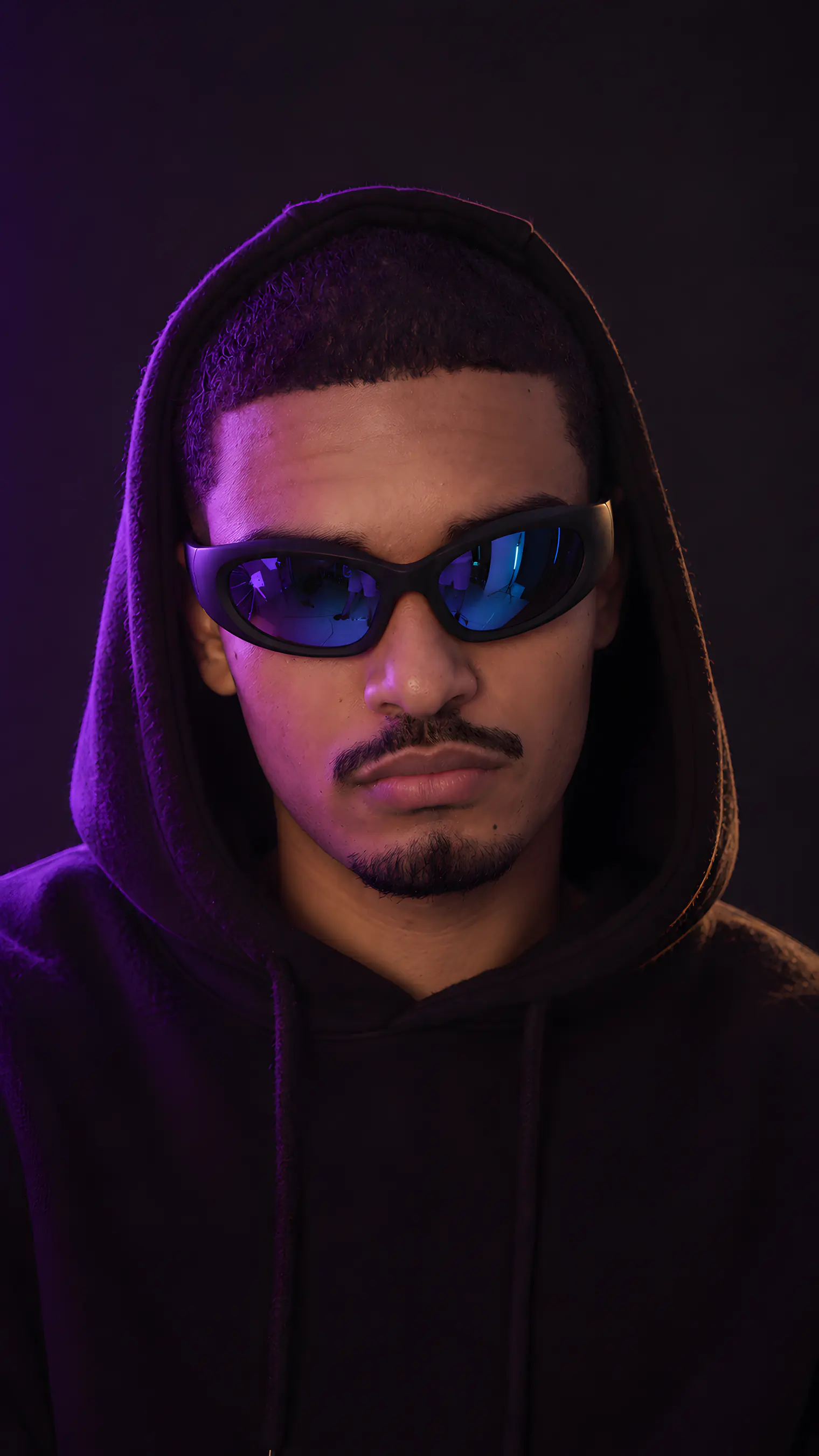 A model wearing FLEX sunglasses in Black-Blue